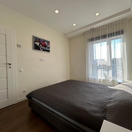 Your Home - Spacious Apartment In City Center, With Balcony & Self Check-In VNO Exteriör bild