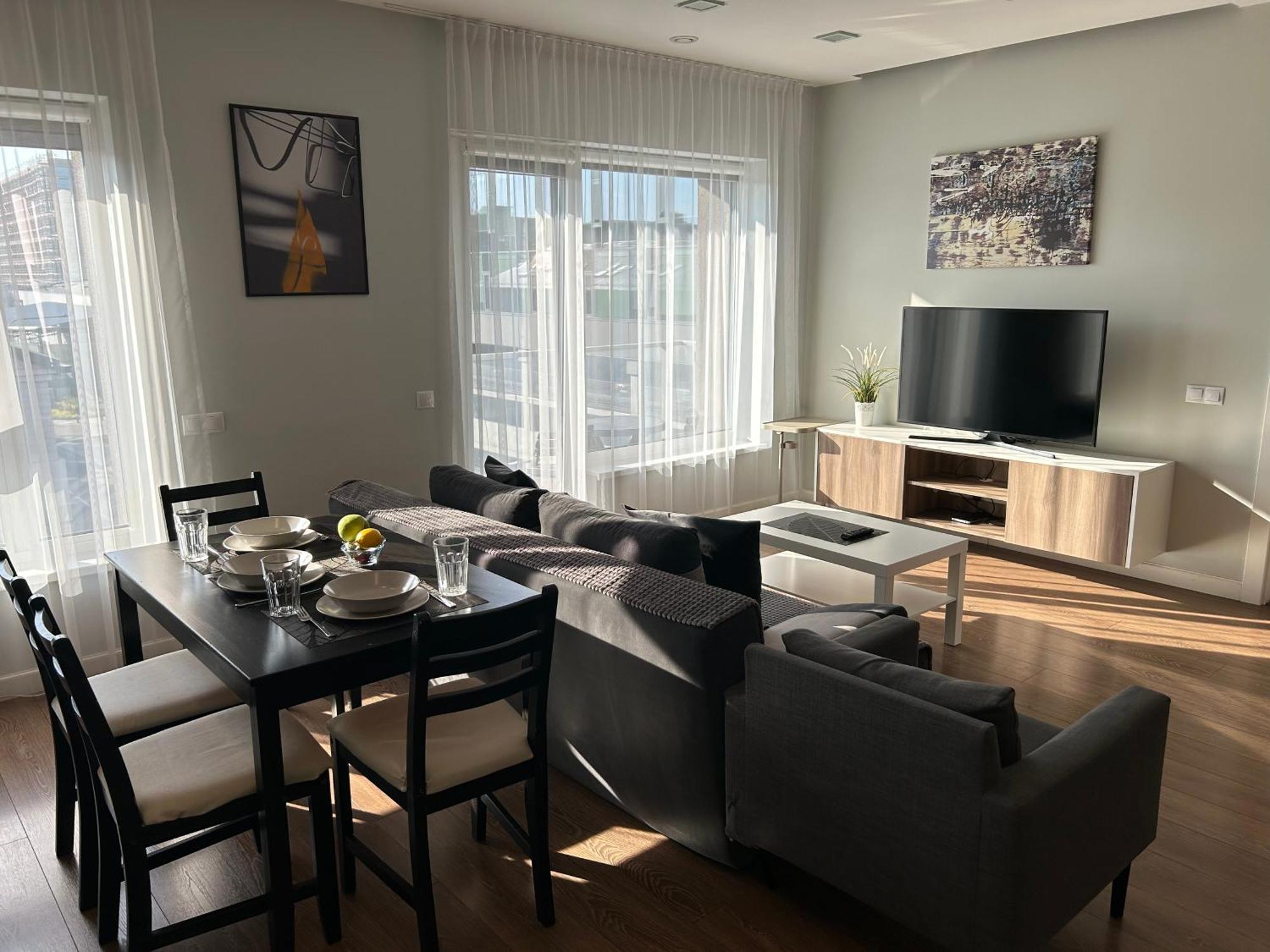 Your Home - Spacious Apartment In City Center, With Balcony & Self Check-In VNO Exteriör bild